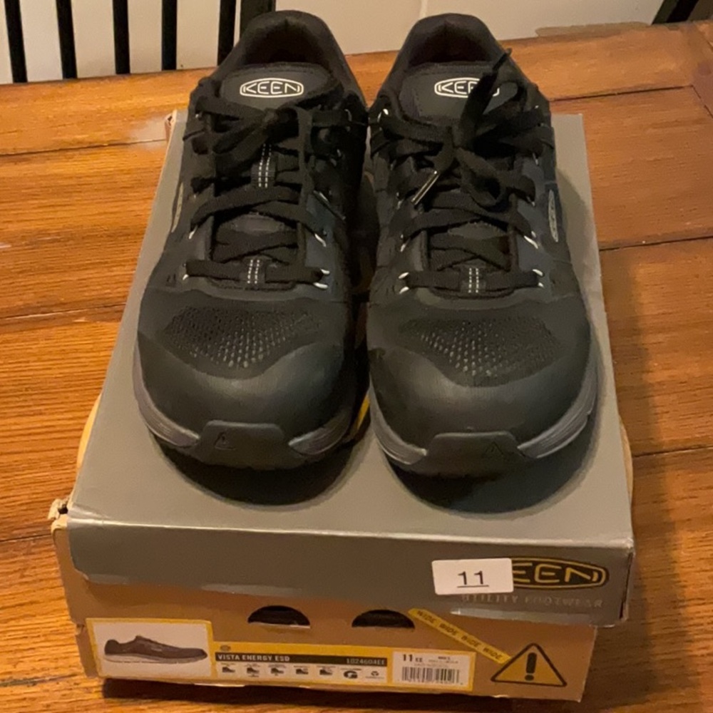 Keen Men's Black Athletic Shoes with Gray Accents